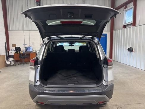 Used 2023 Nissan Rogue SV AWD/4WD image 19