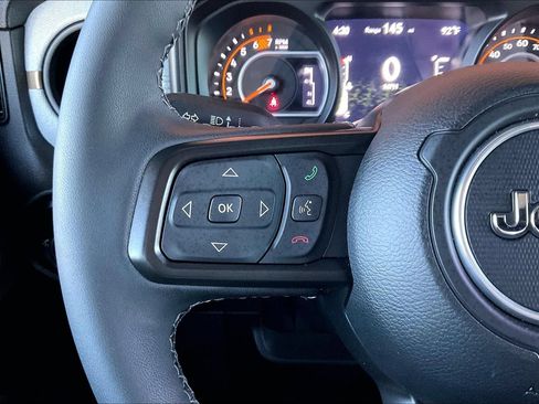 Used 2025 Jeep Wrangler Unlimited Sport AWD/4WD image 10