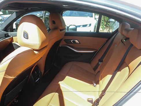 Used 2023 BMW 330i Sedan w/ Premium Package RWD image 17