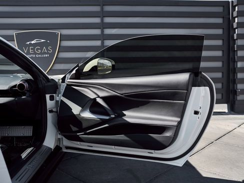 Used 2019 Ferrari 812 Superfast image 24