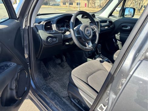 Used 2023 Jeep Renegade Altitude w/ Sun/Sound Group image 9