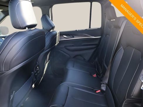 New 2025 Jeep Grand Cherokee Limited w/ Luxury Tech Group II AWD/4WD image 13