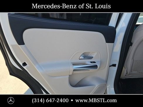 Certified 2022 Mercedes-Benz GLA 250 4MATIC image 11