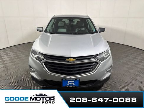 Used 2020 Chevrolet Equinox LS w/ LS Convenience Package FWD image 3