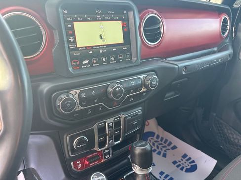 Used 2023 Jeep Wrangler Unlimited Rubicon w/ Cold Weather Group image 21