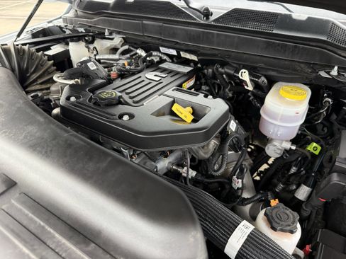Used 2025 RAM 2500 Laramie image 33