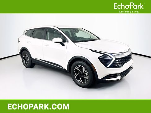 Used 2025 Kia Sportage LX image 1