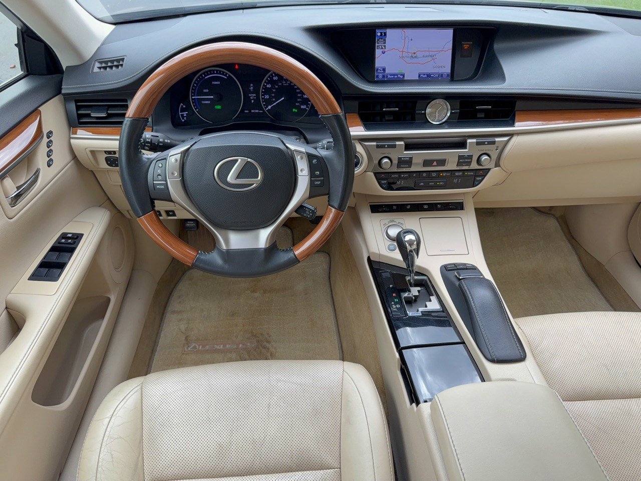 Used 2013 Lexus ES 300h w/ Luxury Pkg FWD image 17