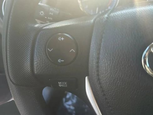 Used 2019 Toyota Corolla LE FWD image 25