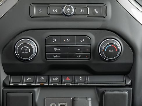 Used 2024 Chevrolet Silverado 1500 Custom w/ Turbomax Blackout Package image 34