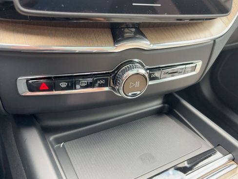 New 2026 Volvo XC60 B5 Core w/ Climate Package image 17