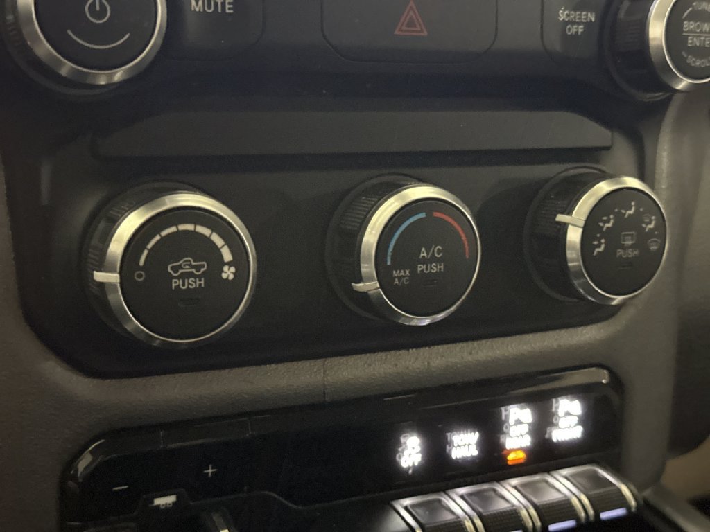 Used 2019 RAM 1500 Big Horn AWD/4WD image 16