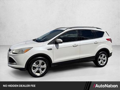 Used 2015 Ford Escape SE w/ Equipment Group 201A AWD/4WD image 1