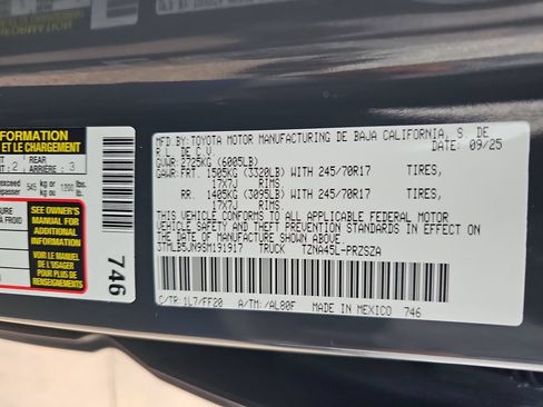 Used 2025 Toyota Tacoma SR5 AWD/4WD image 41