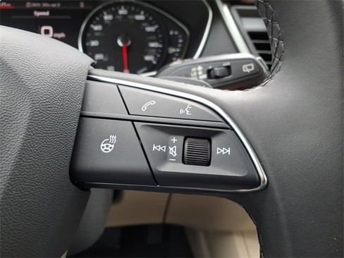 Used 2023 Audi Q5 2.0T Premium w/ Convenience Package image 19