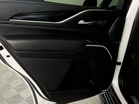 Used 2024 Cadillac Escalade Sport image 32