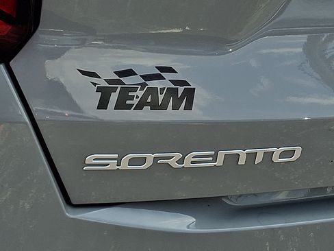 Used 2025 Kia Sorento S AWD/4WD image 31