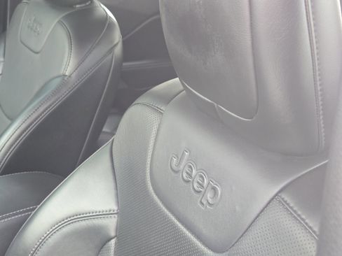 Used 2022 Jeep Cherokee Limited w/ Elite Package image 18