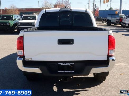 Used 2017 Toyota Tacoma SR5 image 6