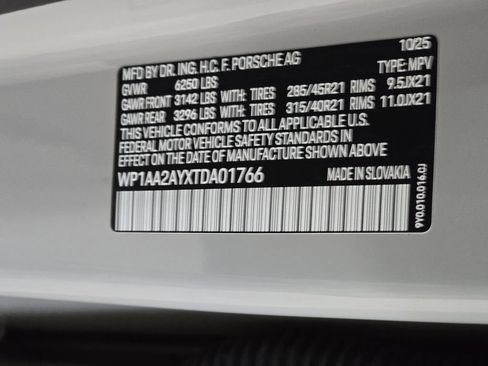 Certified 2026 Porsche Cayenne AWD/4WD image 34