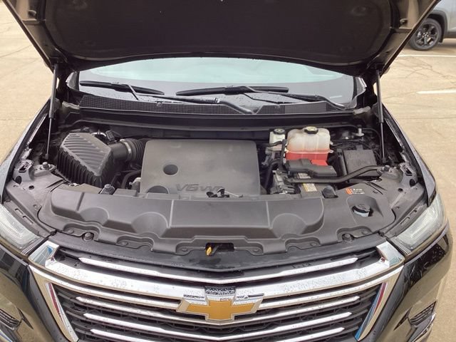 Used 2023 Chevrolet Traverse LT w/ LT Premium Package AWD/4WD image 19