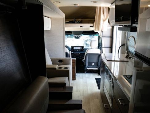 Used 2020 Mercedes-Benz Sprinter 3500 image 41