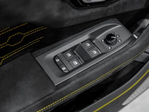 Used 2024 Lamborghini Urus Performante image 46