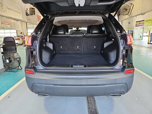 Used 2019 Jeep Cherokee Latitude Plus w/ Comfort/Convenience Group AWD/4WD image 7