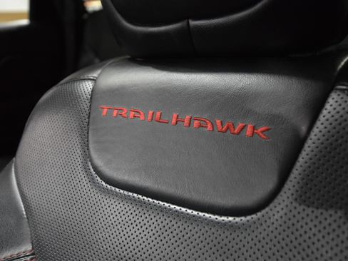 Used 2015 Jeep Cherokee Trailhawk w/ Comfort/Convenience Group AWD/4WD image 50