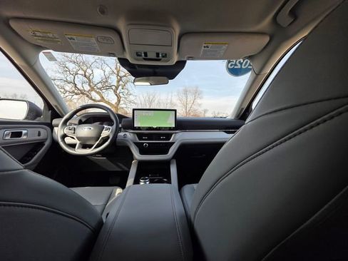 Certified 2025 Ford Explorer Active w/ Active Comfort Package AWD/4WD image 38