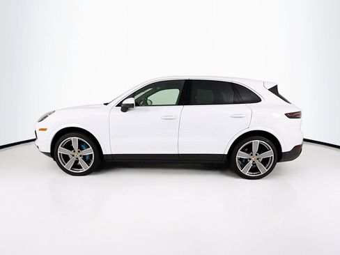 Certified 2023 Porsche Cayenne AWD/4WD image 2