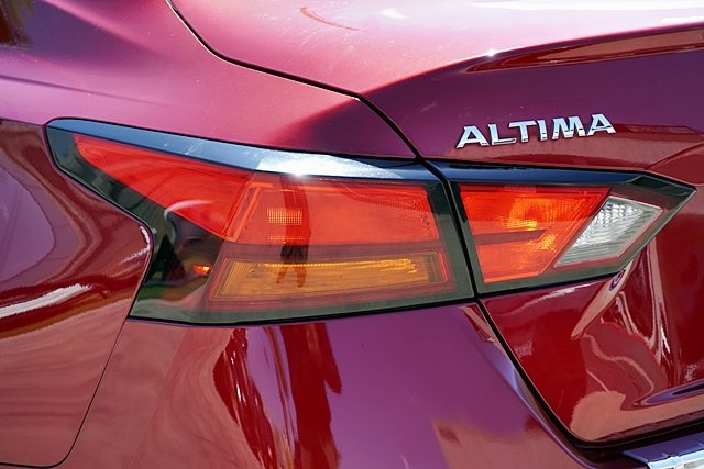 Used 2020 Nissan Altima 2.5 SR FWD image 8