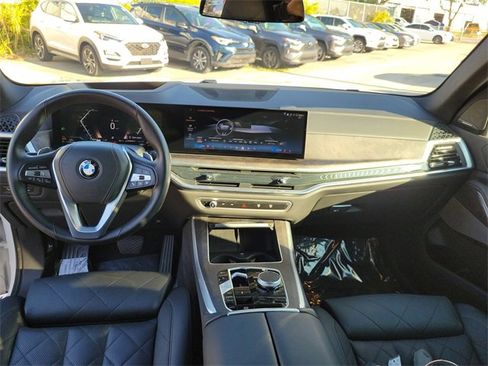 Used 2025 BMW X5 sDrive40i image 9