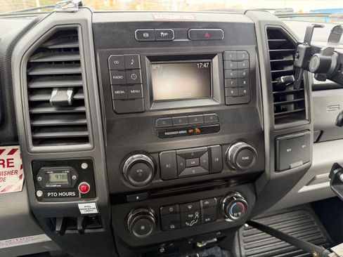 Used 2017 Ford F550 4x4 SuperCab Super Duty image 15