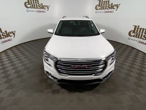 Certified 2024 GMC Terrain SLT w/ Infotainment Package II AWD/4WD image 3