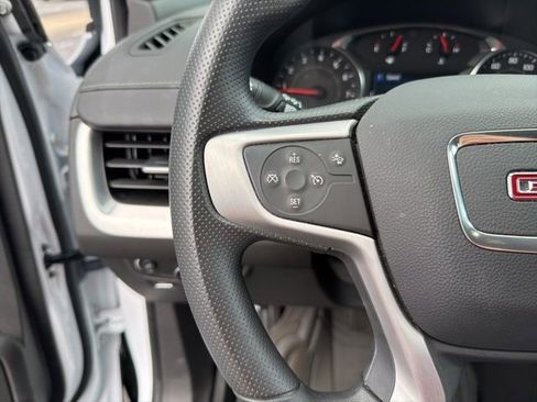 Used 2024 GMC Terrain SLE w/ Driver Convenience Package image 23
