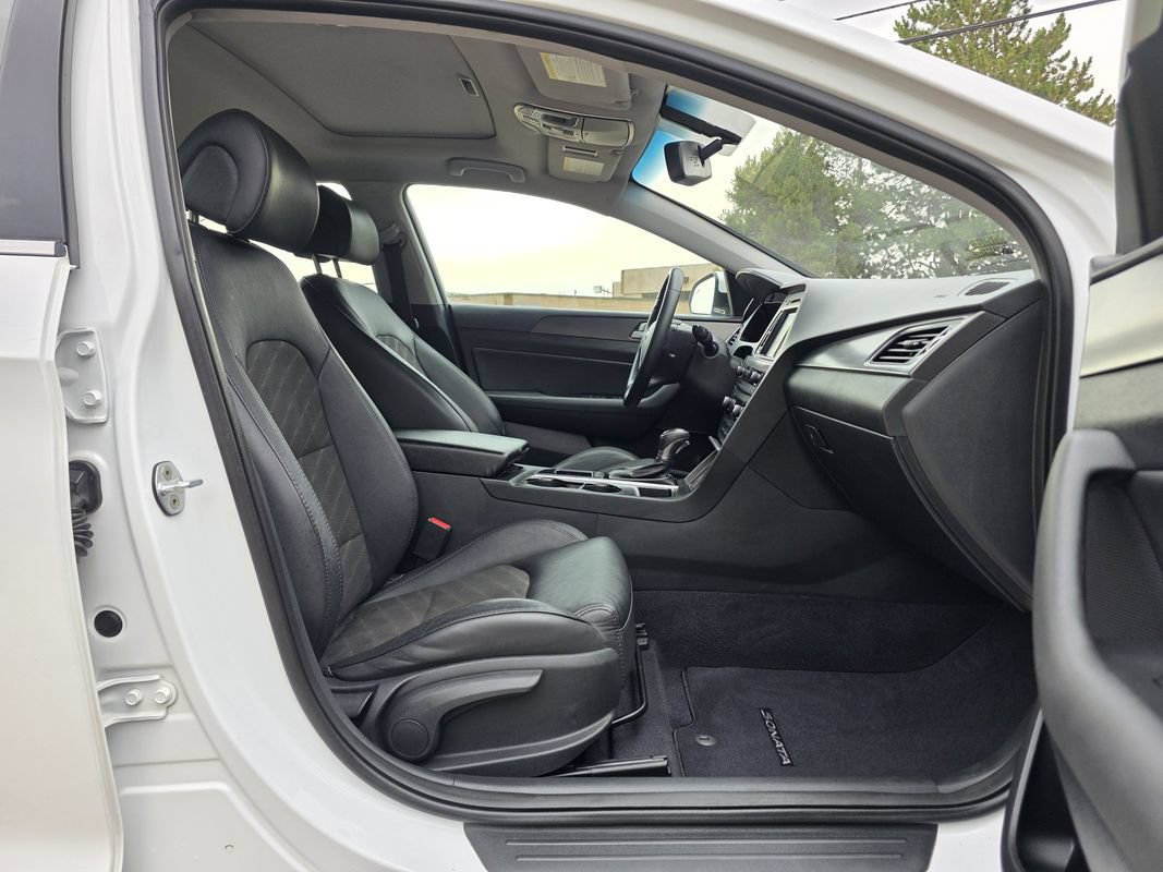Used 2016 Hyundai Sonata Sport w/ Option Group 03 FWD image 19