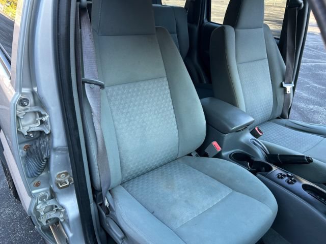 Used 2006 Jeep Liberty Sport AWD/4WD image 22