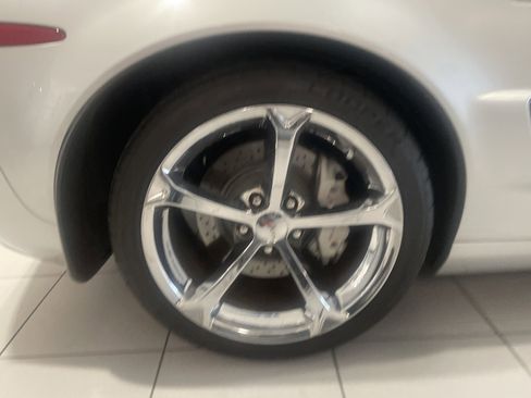 Used 2011 Chevrolet Corvette Grand Sport w/ Preferred Equipment Group image 29