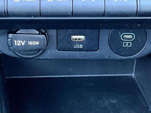 Used 2024 Hyundai Elantra SEL FWD image 15