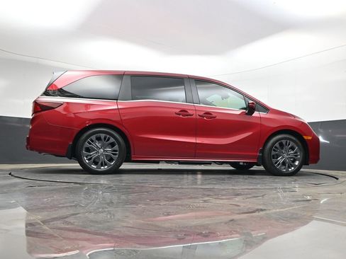 New 2026 Honda Odyssey Touring image 33