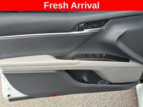 Used 2023 Toyota Camry SE w/ Cold Weather Package image 11