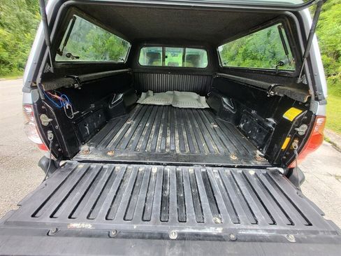 Used 2013 Toyota Tacoma 2WD Regular Cab image 10