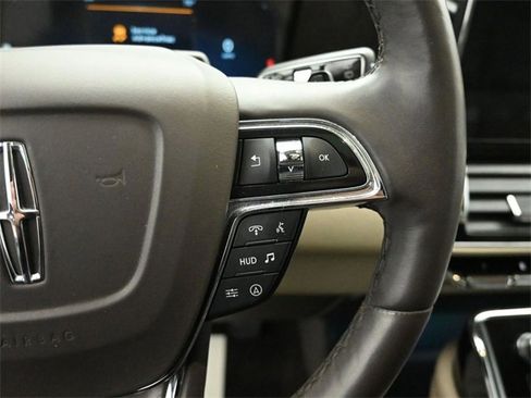 Used 2022 Lincoln Navigator Reserve image 16
