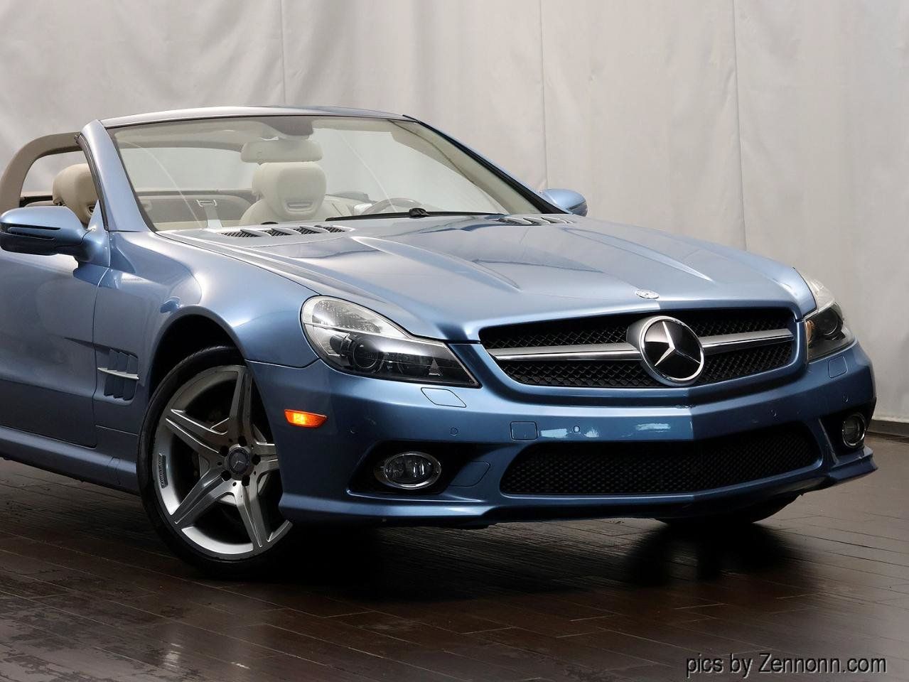Used 2011 Mercedes-Benz SL 550 w/ Premium I Pkg image 2
