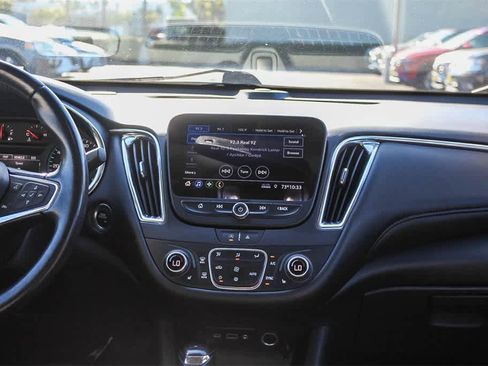 Used 2020 Chevrolet Malibu LT w/ Leather Package image 19