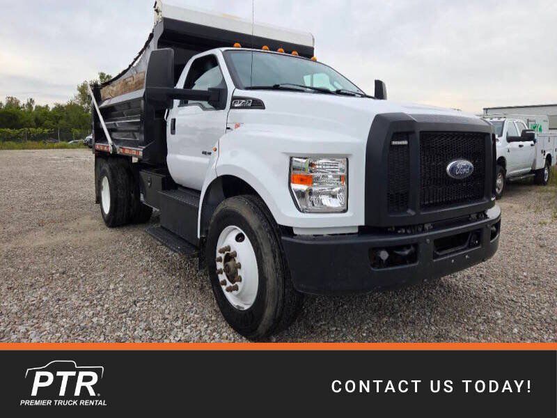 Used 2021 Ford F750 2WD Regular Cab Super Duty image 1