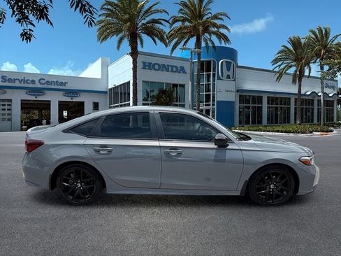 Used 2025 Honda Civic Sport image 9