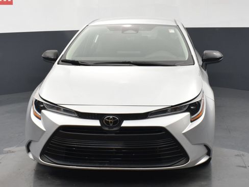 Used 2023 Toyota Corolla LE FWD image 7