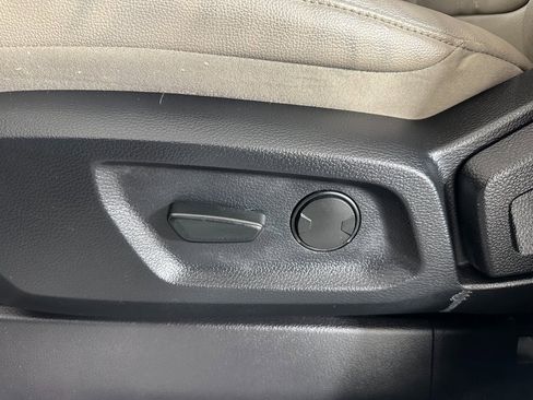 Used 2019 Ford Ranger Lariat w/ Equipment Group 501A Mid image 16